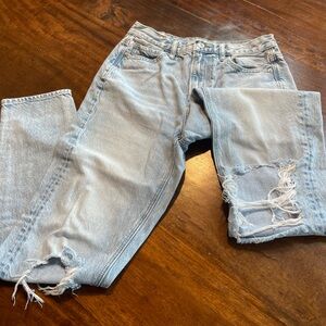 Women’s Ripped American Eagle Straight Leg Jeans